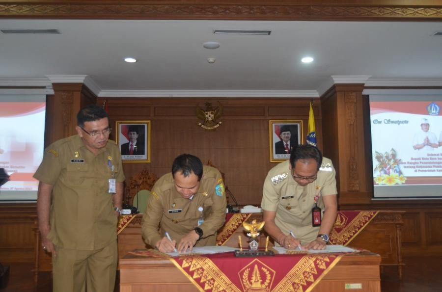 podiumnews.com-Pemkab Badung - Batubara Teken MoU Bidang Peternakan dan Pariwisata